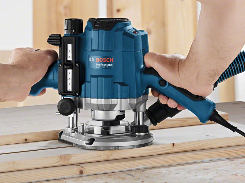 Bosch Površinska glodalica GOF 1250 CE Professional 0601626000