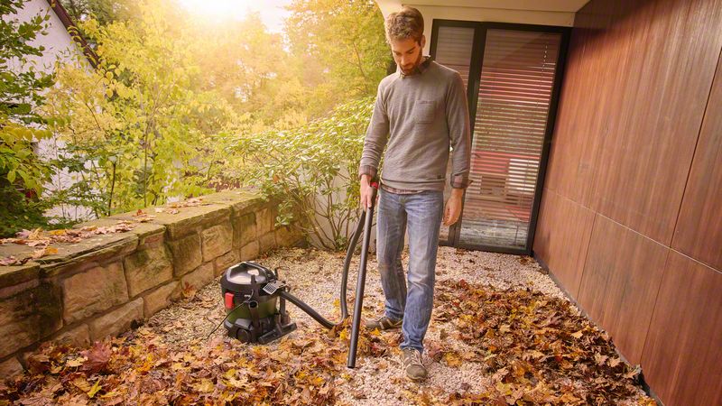 Bosch UniversalVac 15 06033D1100