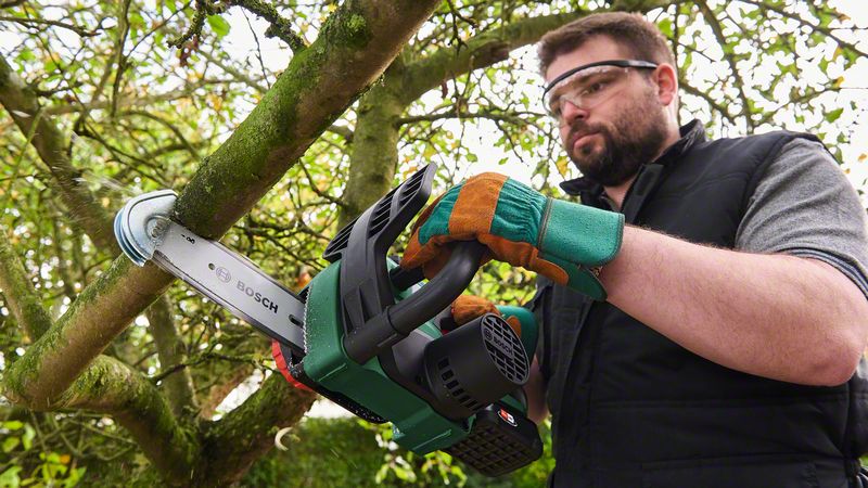 Bosch 06008B8001 Stabilizujući štitnik vrha steže drvo radi preciznog sečenja