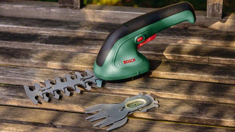 Bosch 0600833300 Dva u jednom – idealne za šišanje kako trave