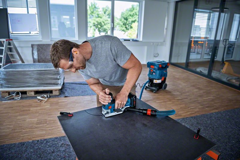 Bosch Akumulatorske ubodne testere GST 18V-155 SC Professional 06015B0002