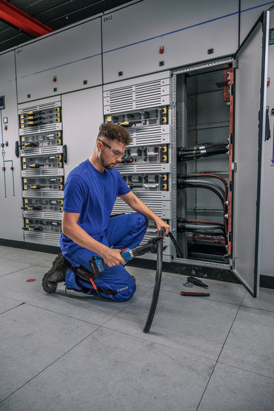 Bosch Akumulatorski hidraulični alat za sečenje GKH 18V-50 Solo 06019P0000 - Slika 9