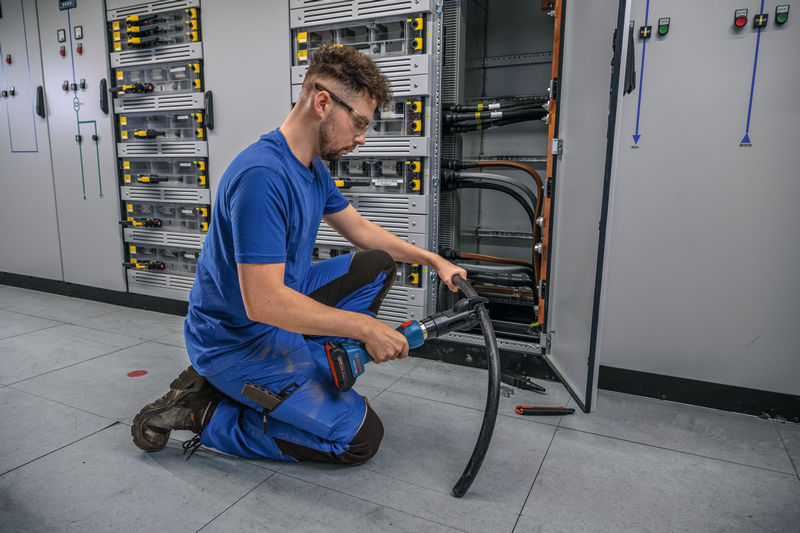 Bosch Akumulatorski hidraulični alat za sečenje GKH 18V-50 Solo 06019P0000 - Slika 5