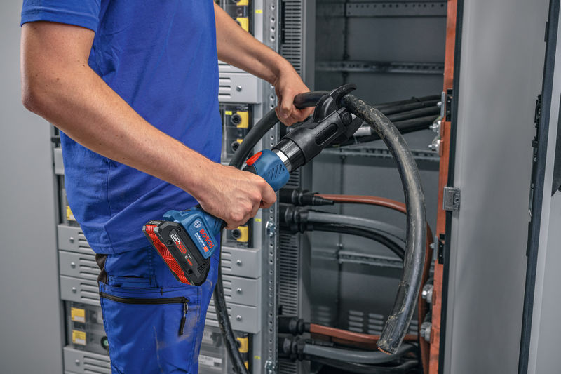 Bosch Akumulatorski hidraulični alat za sečenje GKH 18V-50 Solo 06019P0000 - Slika 6
