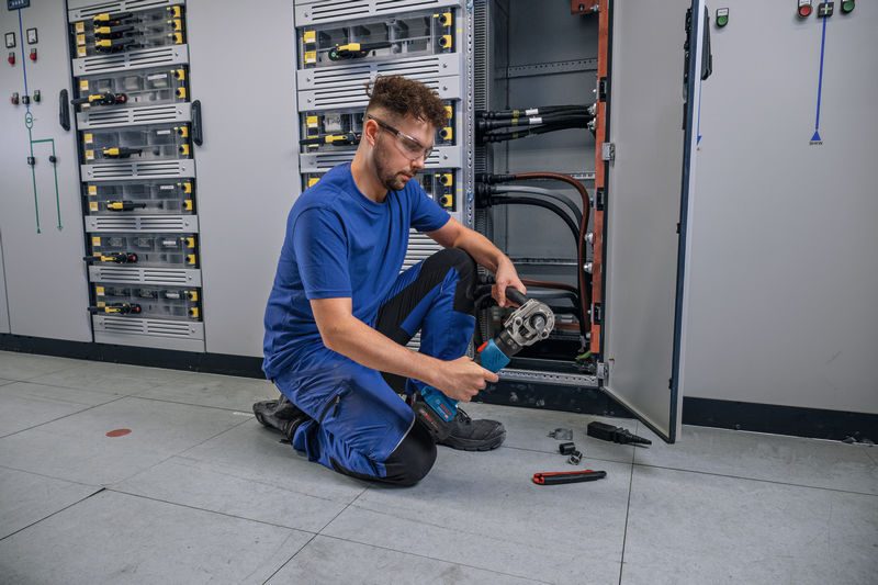 Bosch Akumulatorski hidraulični alat za presovanje GPH 18V-60 Solo 06019P0100 - Slika 5