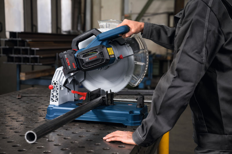 Bosch Testera za sečenje metala GCD 18V-355