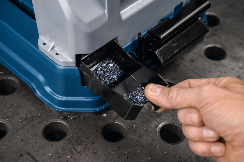 Bosch Akumulatorska testera za sečenje metala GCD 18V-355 Professional Solo 0601B59000 - Slika 11
