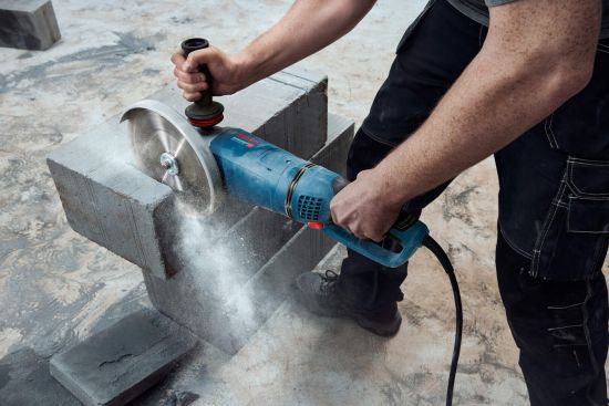 Bosch Ugaona brusilica GWS 27-230 JR sa rotirajućom drškom 06018C7320