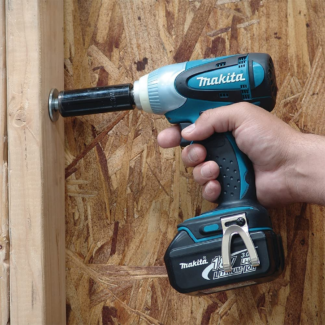 Makita Akumulatorski udarni odvijač 18V Solo DTW251Z