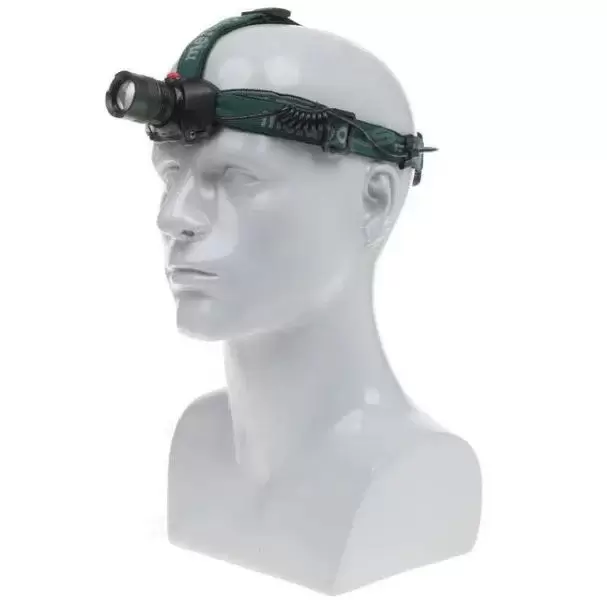 Karakteristike proizvoda 300 minuta neprekidnog rada Napajanje 3 x AAA baterije Napravljena od izdržljivog materijala Podesiva traka Funkcija zumiranja ZOOM Funkcija naginjanja lampe Tri vrste podešavanja snopa Domet svetlosti - 150 m Svetla LED - 160 lumena težina 0.3 kg