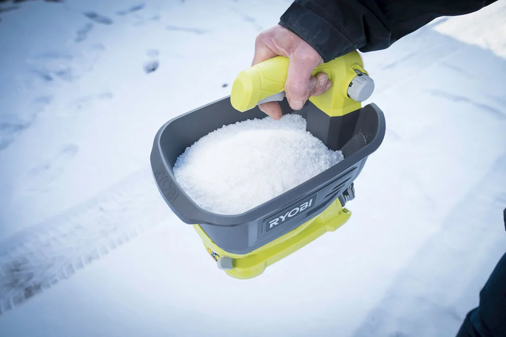 RYOBI Aku. rasipač soli i semena za travnjake, 18V ONE+™ - OSS1800 - 7