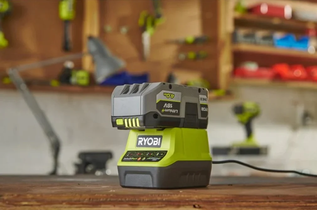 RYOBI Set - punjač baterija i baterija od 4.0Ah, 18V ONE+™ – RC18120-140X - 21